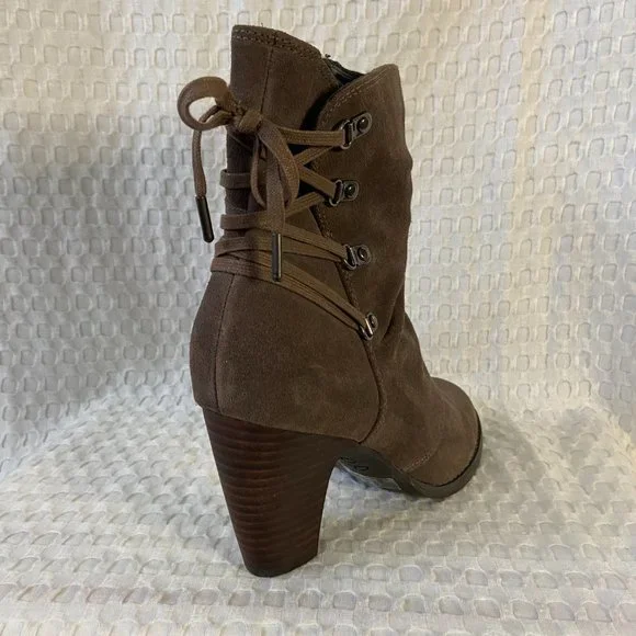 Clarks NWOT Suede Alpine Andi Ankle Heeled Lace Up Bootie Taupe Women's Size 8 - Picture 7 of 16